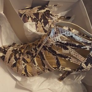 NINE WEST black/tan lace up heels